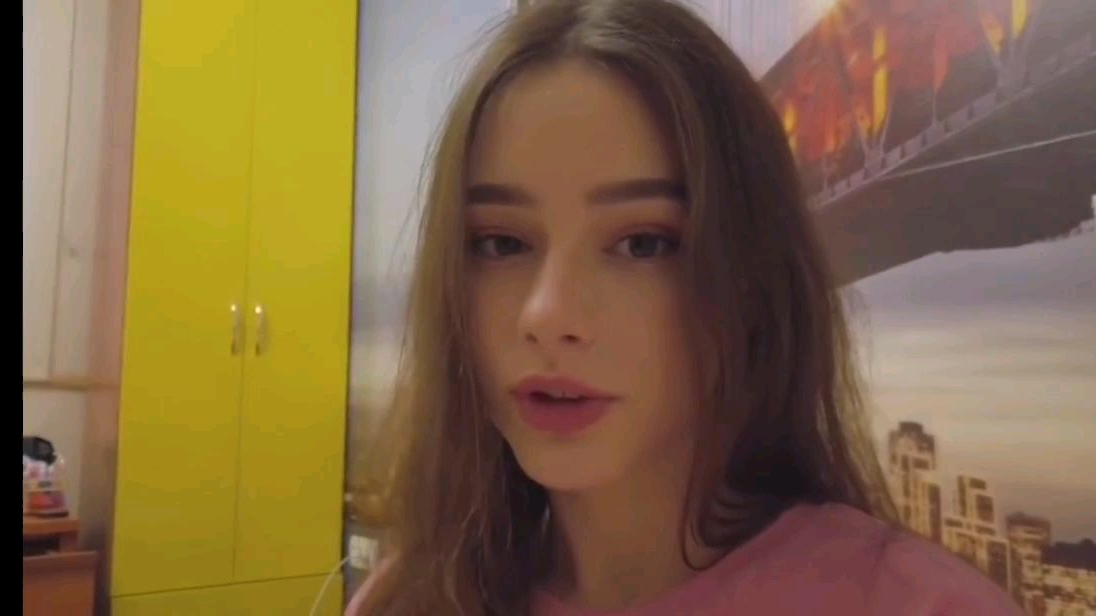 超美的俄罗斯小仙女Dasha taran回俄罗斯探望爸比、逛商店、走亲访友……